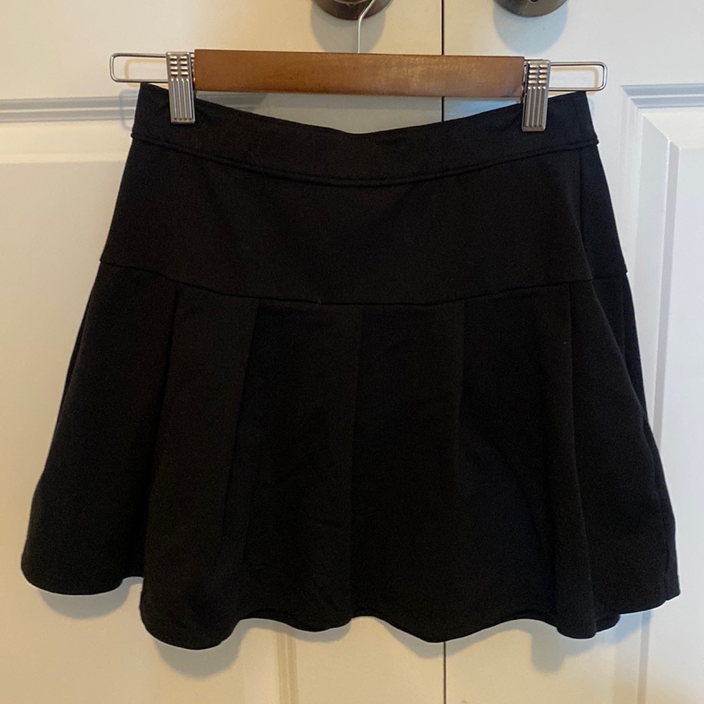Holistor Black Pleated Skirt